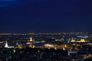 Fototapeta na wymiar バンコクの夜景