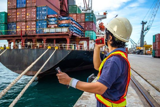 loading master, harbor controller in charge of containers shipment in port terminal, command by walkie talkie radio, communication online and swift report, the services logistics and transportation