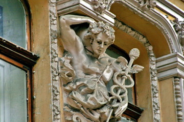 statue of Mercury