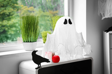 Creative decorations for Halloween party in room