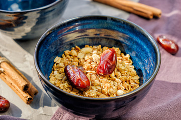 granola with dates
