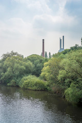 Obraz premium Fluss in stimmungsvoller Atmosphäre