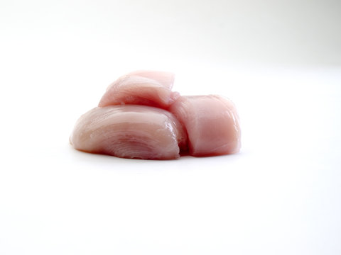 Pechugas de pollo enteras crudas