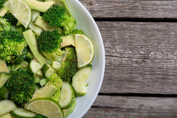 Green salad with avocado