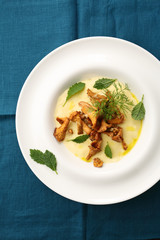 Italian polenta with chanterelle mushrooms
