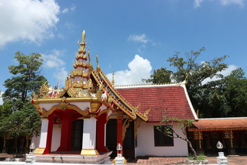 Naklejka premium temple, thai, thailand, art, bangkok, architecture, gold, religion, buddhism, buddhist, decoration, background, travel, traditional, antique, culture, ancient, asia, scene, historic, religious, worshi
