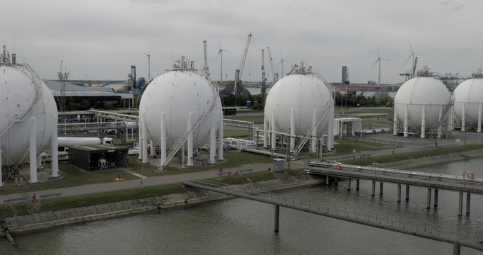 Spherical gas holders in the port