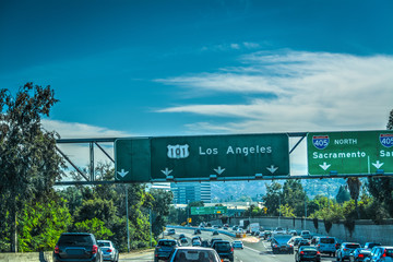 Obraz premium Traffic on 101 Hollywood freeway in Los Angeles