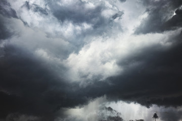 Obraz premium Dangerous storm on the coast of Florida