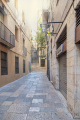 Fototapeta na wymiar narrow streets of the old Spanish city of Girona