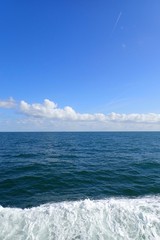 Welle vom Schiff auf der Nordsee