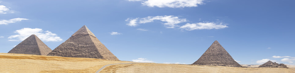 Obraz na płótnie Canvas Panorama of the area with the great pyramids of Giza, Egypt