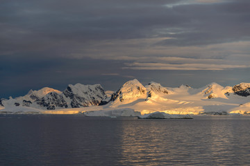 Fototapeta na wymiar Landscape in Antarctica at sunset