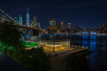 View to Manhattan Skyline form Brooklyn Bridge Park