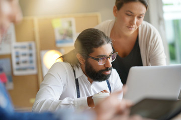 Obraz premium Start-up people working together in office