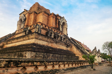 Fototapeta premium Old Pagoda at Wat Chedi Luang in Chiang Mai, North city in Thailand. This is the most important Pagoda in Chiang Mai.