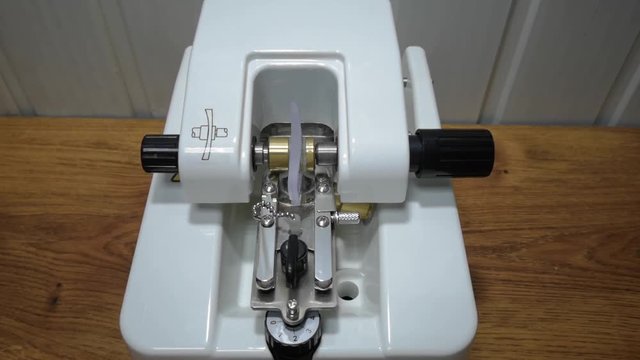 milling lenses for eye glasses. making eye glasses