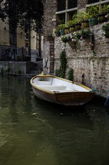 Fototapeta na wymiar Boat in the city of Ghent