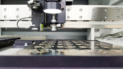 machinery for positioning smd components on pcb - obrazy, fototapety, plakaty