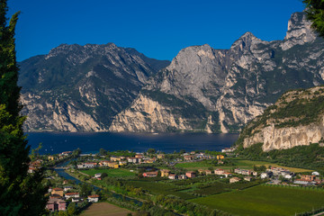 Fototapeta na wymiar Nago Torbole und Gardasee, Trentino, Italien