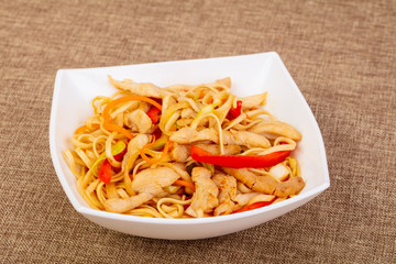 Wok noodle with pork and vegetables