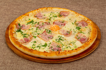Pizza Carbonara with ham
