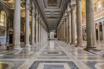 Rom, Italien, 21. Juni 2018: Innenraum der Basilika St. Paul vor den Mauern