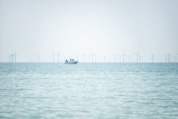 Obraz premium Ofshore-Anlage an der Küste von Brighton, England