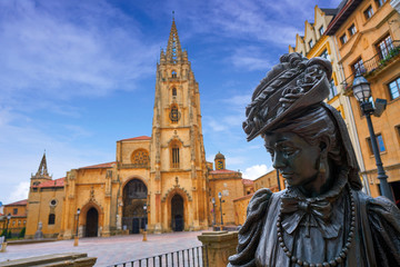 Oviedo Cathedral and Regenta statue in Asturias
