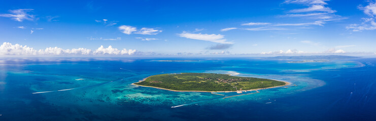 Obraz premium Panoramic Taketomijima in ishigaki of Japan with sunny day