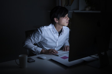 海賊版サイトの運営者