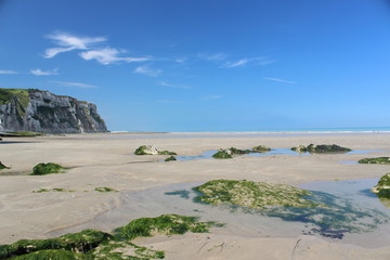 Quand l'eau se retire lors des mar&eacute;es, normandie, france