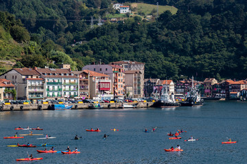 Piraguas en el Puerto