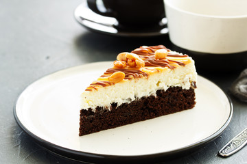 A wonderful caramel cheesecake with homemade caramel, nuts and chocolate.