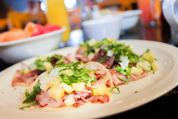 tacos al pastor de cannasta street tacos