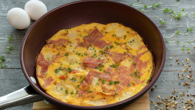 Parmesanomelett mit Salami