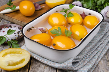 Marinated yellow tomatoes