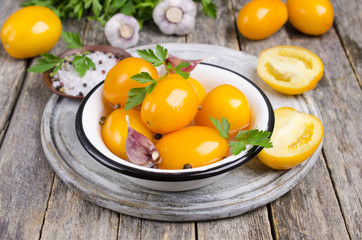 Marinated yellow tomatoes