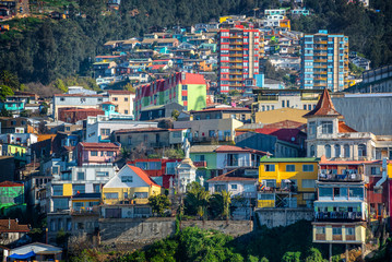 Fototapeta na wymiar Colorful houses on a hill of Valparaiso, Chile