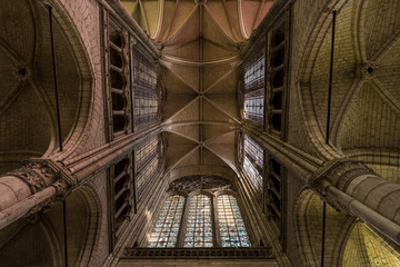 La Basilique de Saint-Quentin (02) © Alonbou