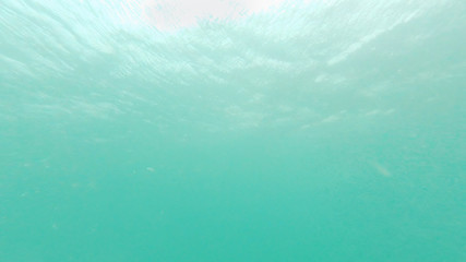 Photo underwater sea with bubbles in the summer
