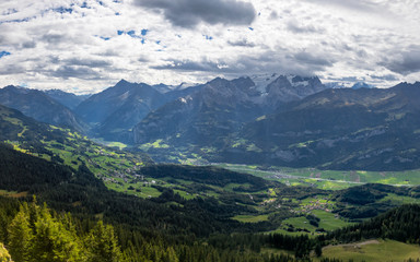 Panorama-Ausblick vom Gibel auf das Haslital, Berner Oberland