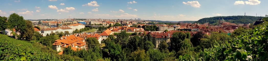 Fototapeta na wymiar Krajobraz pięknej stolicy Czech, Pragi pełnej zabytków i historii