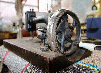 Antique Manual Sewing Machine used and without restorarion