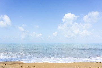 Fototapeta na wymiar Beach sea sky one day