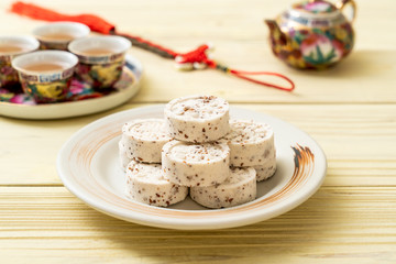 Chinese sweetmeat made of rice flour