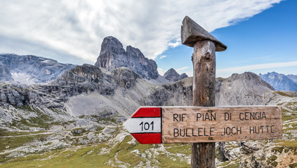 Wegweiser am Büllelejoch