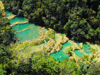 Semuc Champey  en Guatemala. Impresionantes piscinas naturales