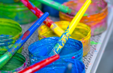barattoli di colore