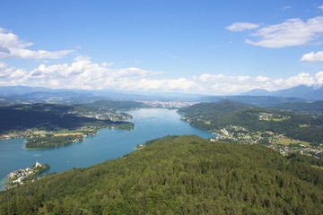 Fototapeta na wymiar Lake Wörther See and mountains in Austria
